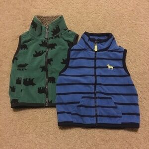 Carter’s Lot Of 2 vests size 9 months